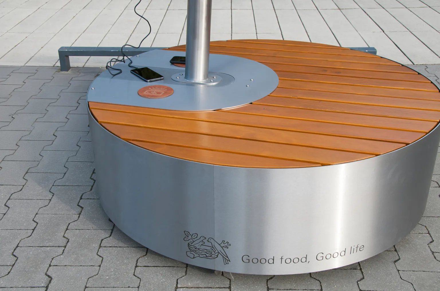 Solkraftstation – Nestlés logotyp