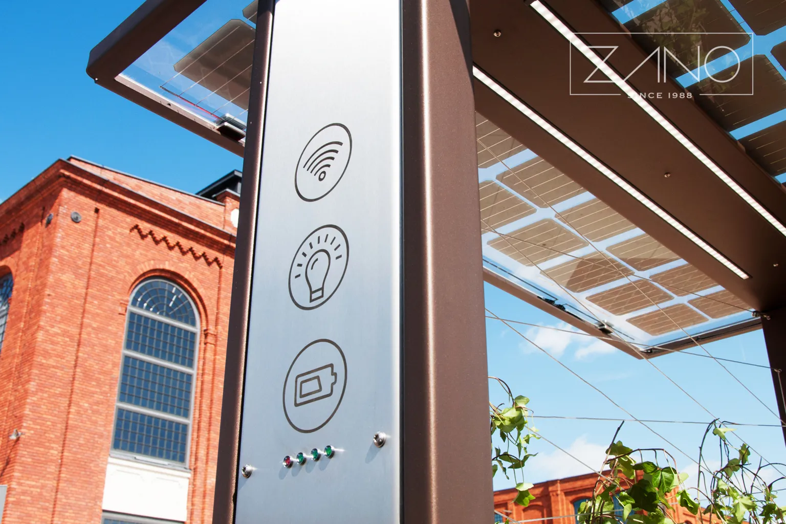 Scandik solcellsstation med inbyggd Wi-Fi-modul
