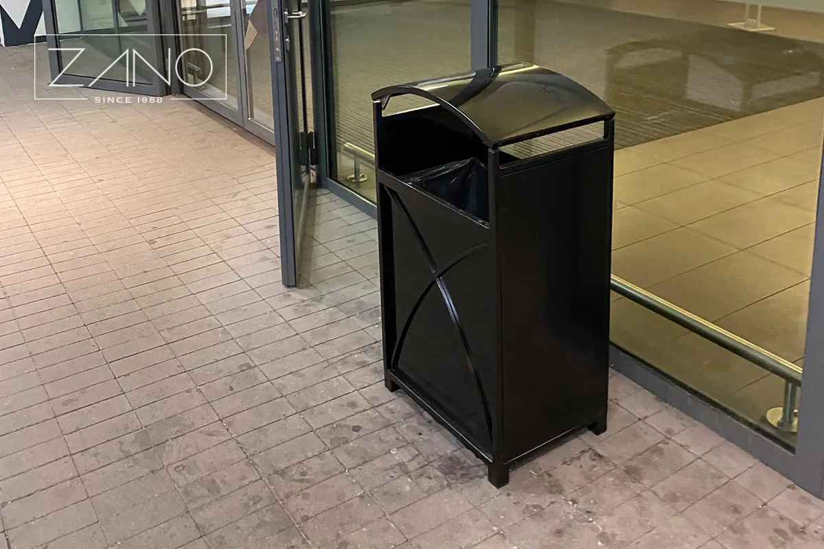 Papperskorg i stål, lackerad i RAL 9005