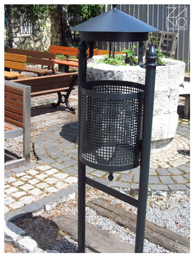 stålpapperskorgar för gatan med tak