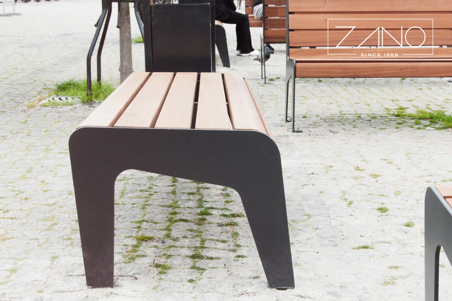 Stadsbänk Soft 02.412 i utförande utan ryggstöd