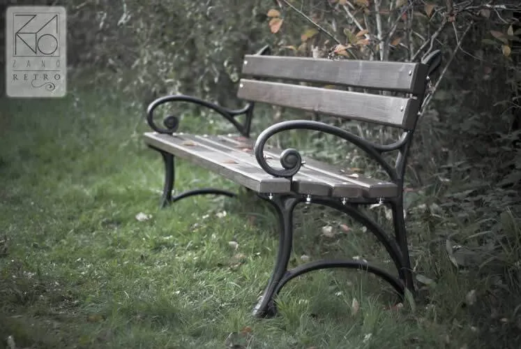 snygga parkbänkar
