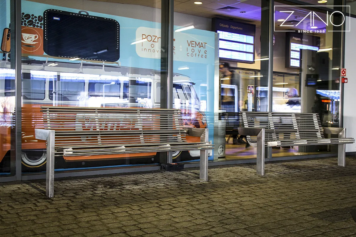 rostfri bänk med ryggstöd