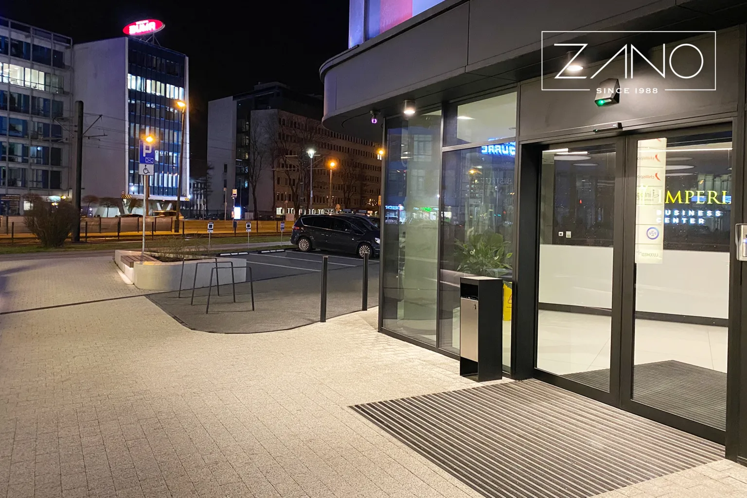 Stadsmässiga, eleganta och moderna papperskorgar