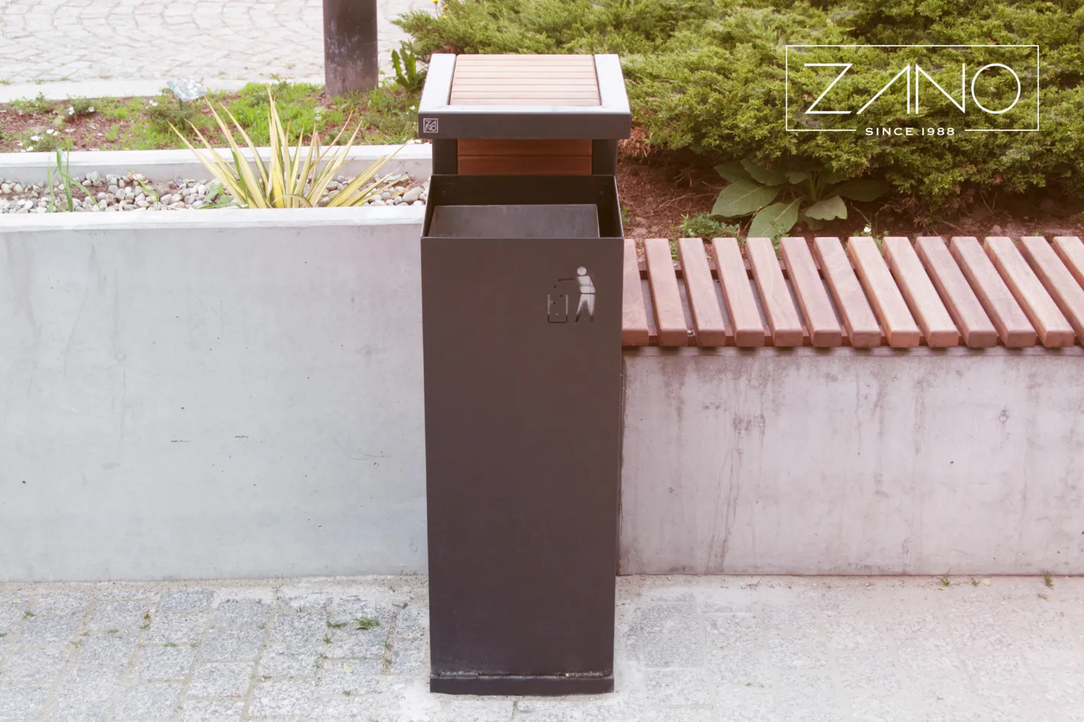 Moderna papperskorgar för stadsmiljön
