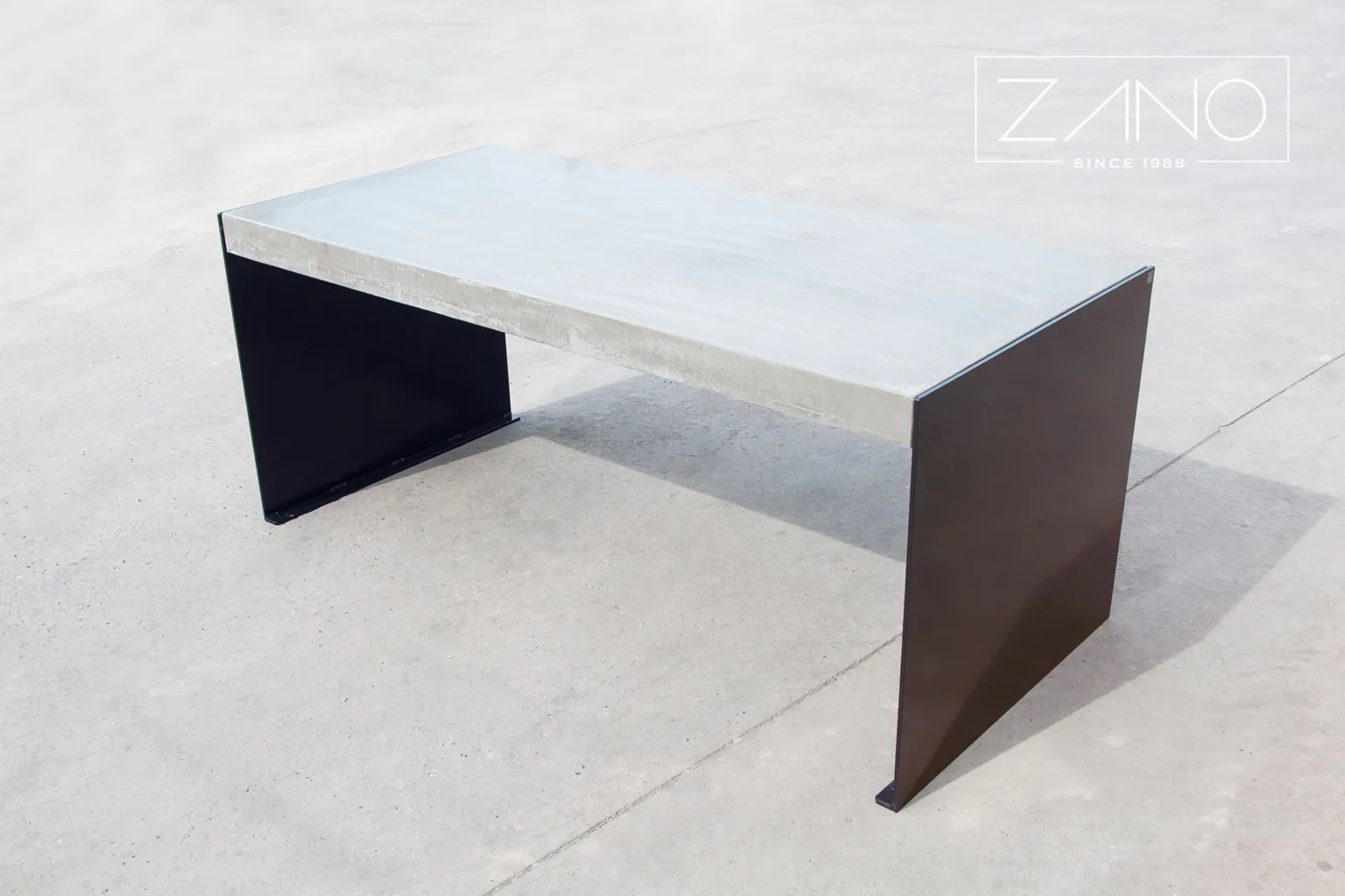 Betongpicknickbordet Simple | ZANO Gatumöbler