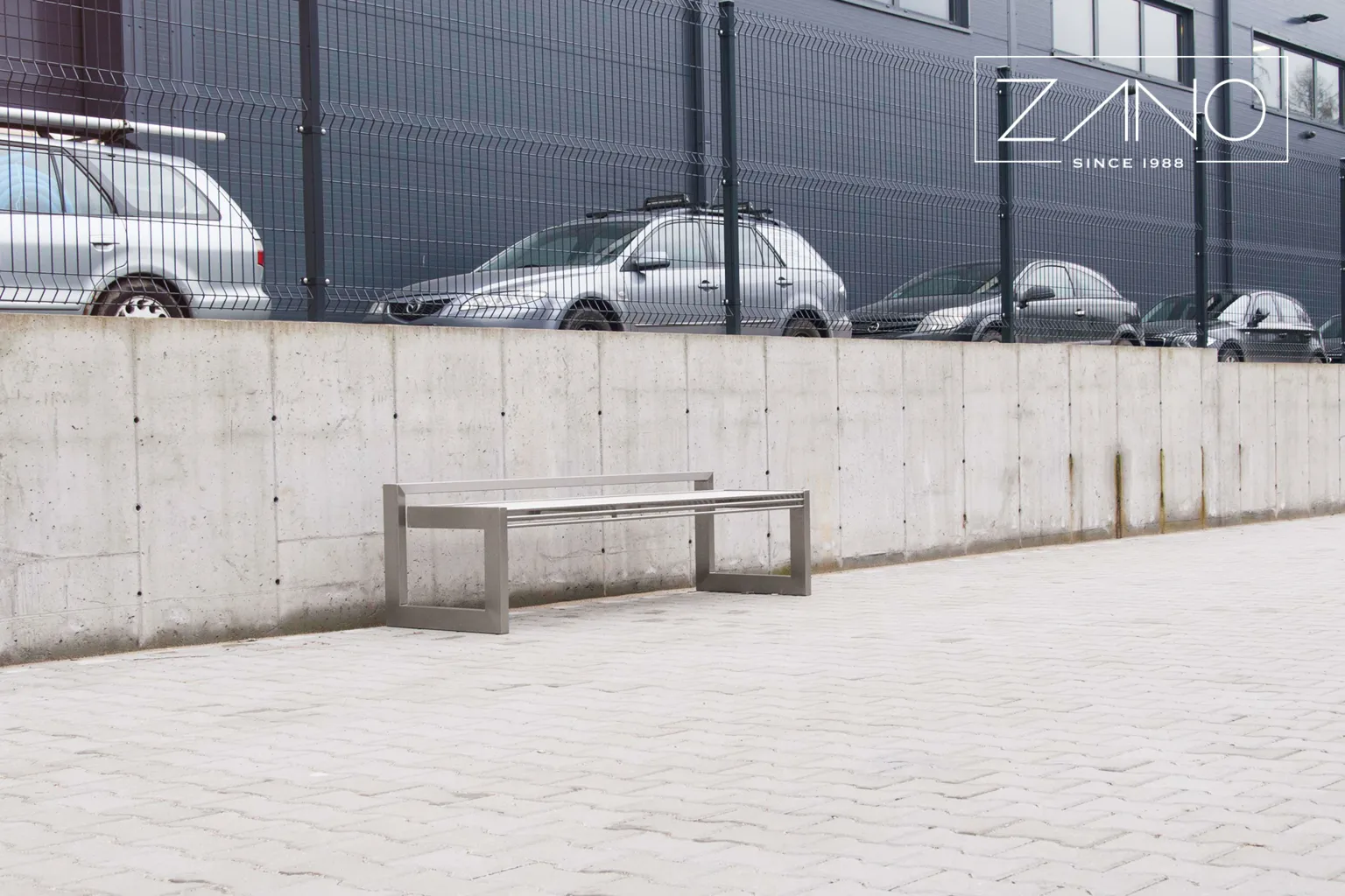Stadsbänk i rostfritt stål