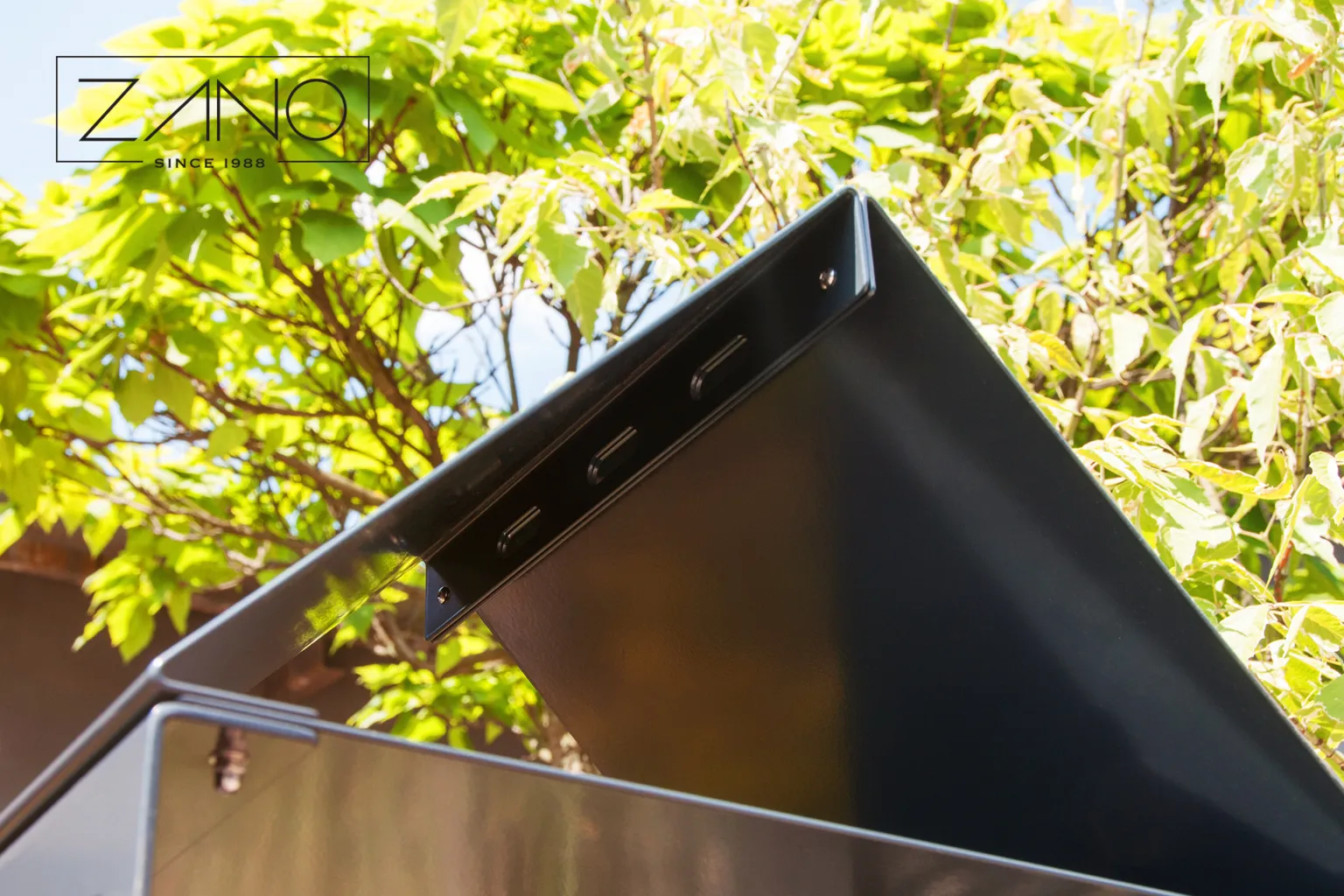 Fågelmatare Avis med plats för att hänga upp mat