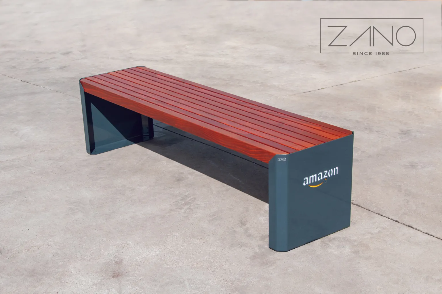 Stålbänk för Amazon