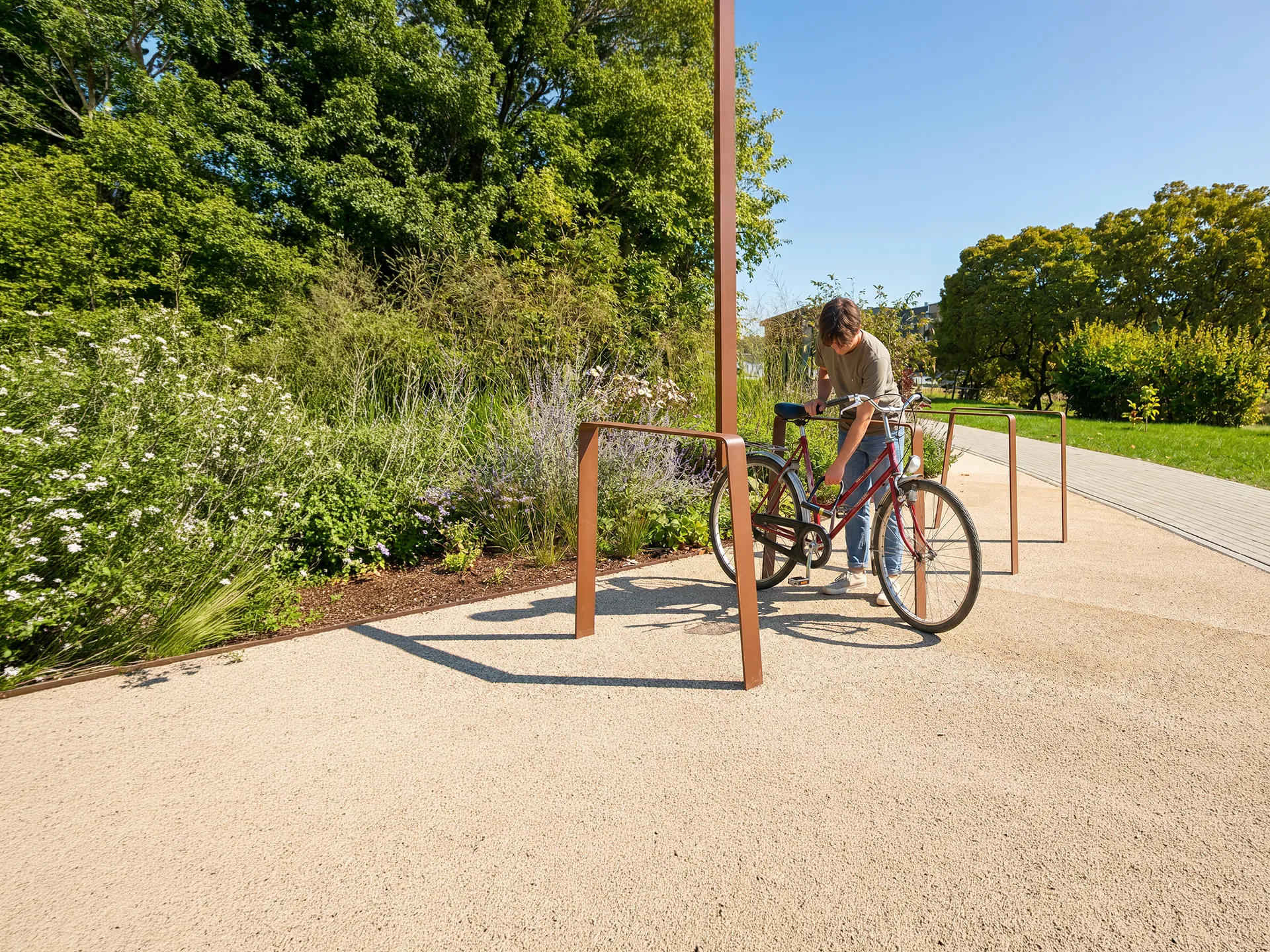 höga enkelcykelställ