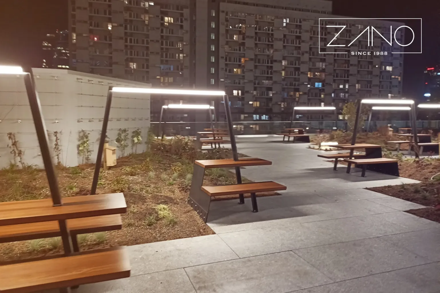 Warszawa – tillverkning av stadsbänkar